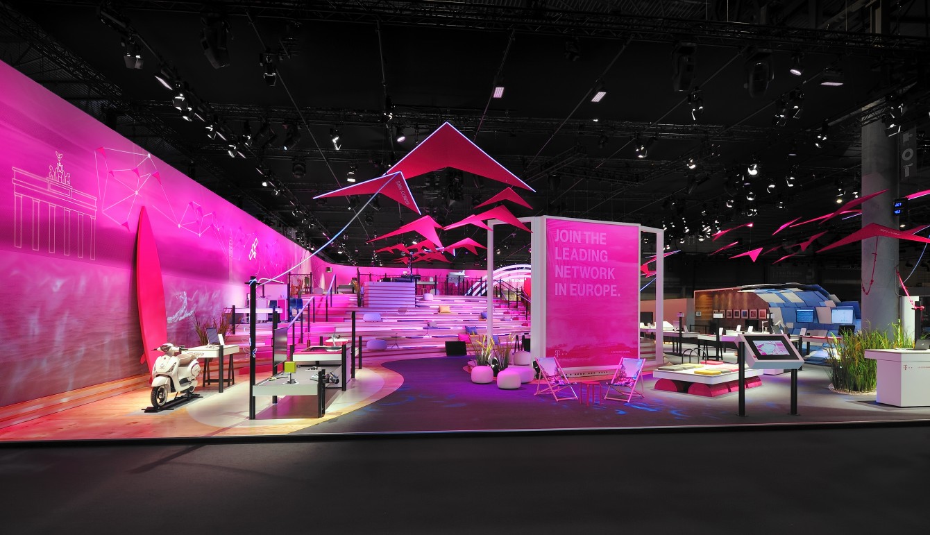 Telekom_MWC_2016_01
