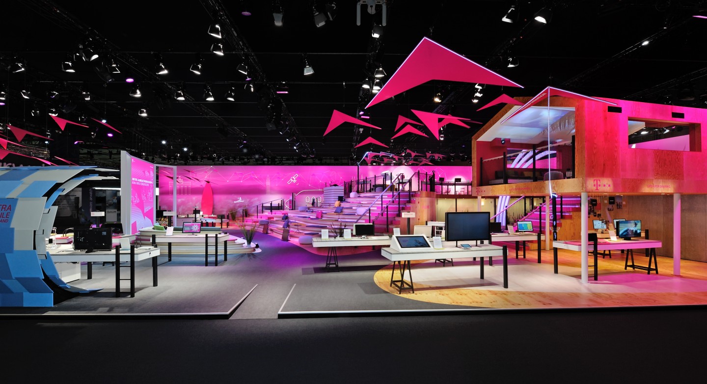 Telekom_MWC_2016_03