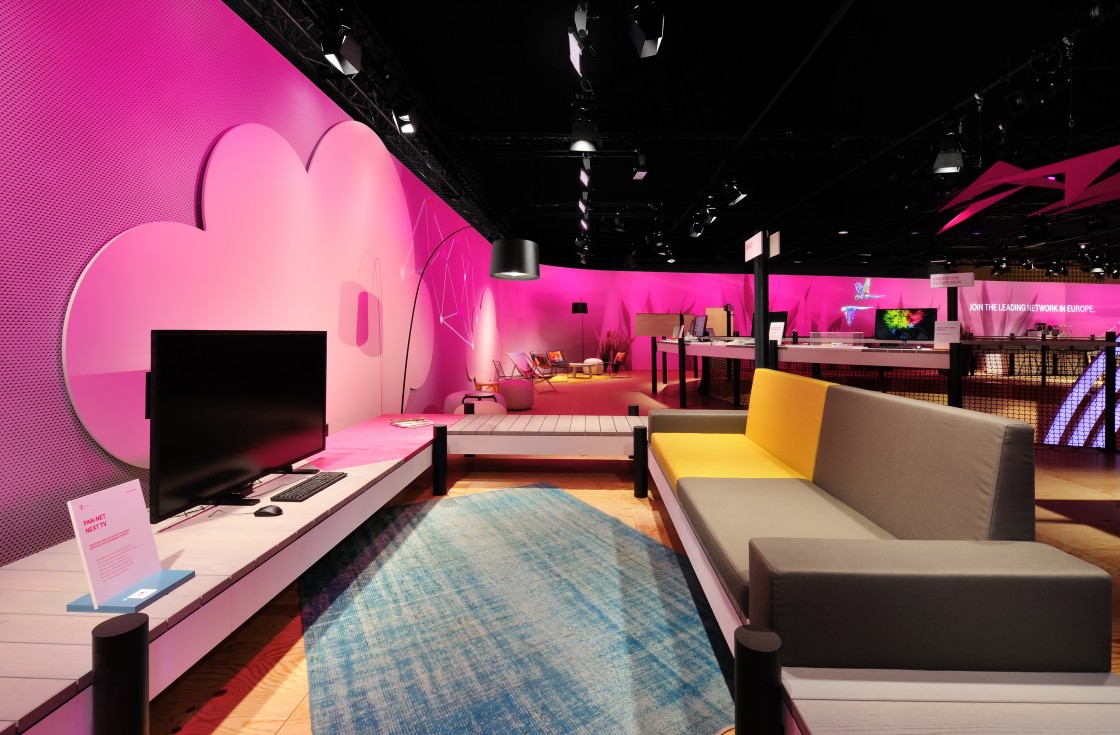 Telekom_MWC_2016_05